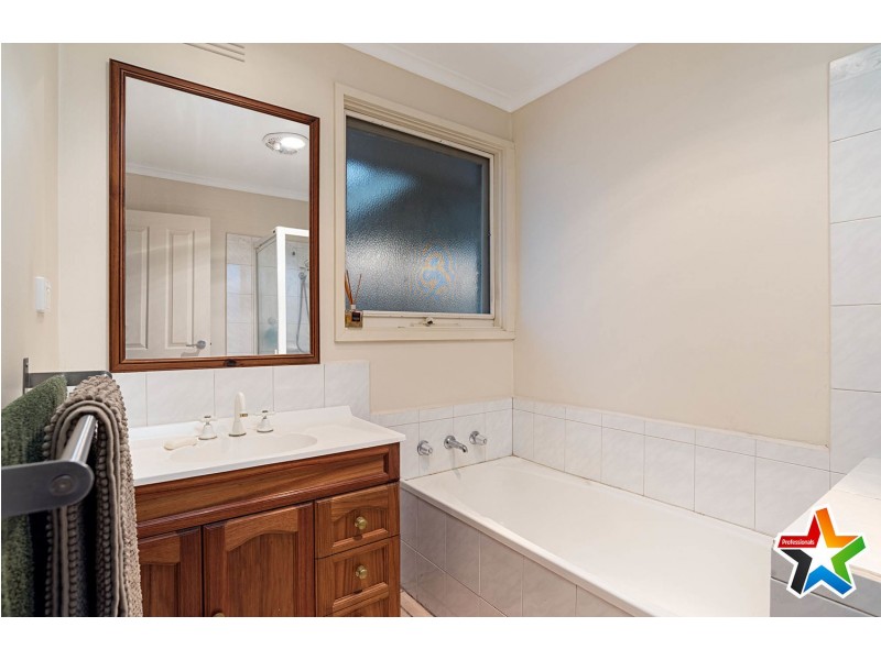 30 David Drive, Mooroolbark VIC 3138