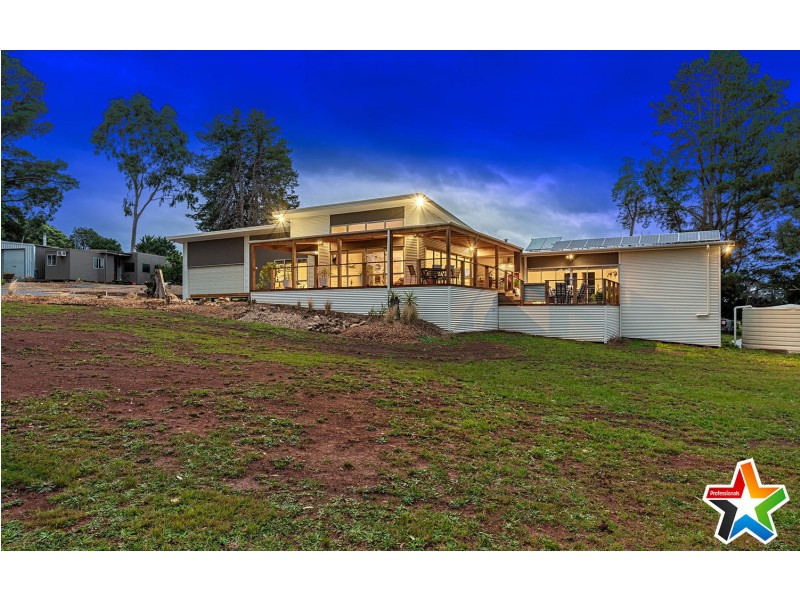 20 Edward Road, Wandin North VIC 3139