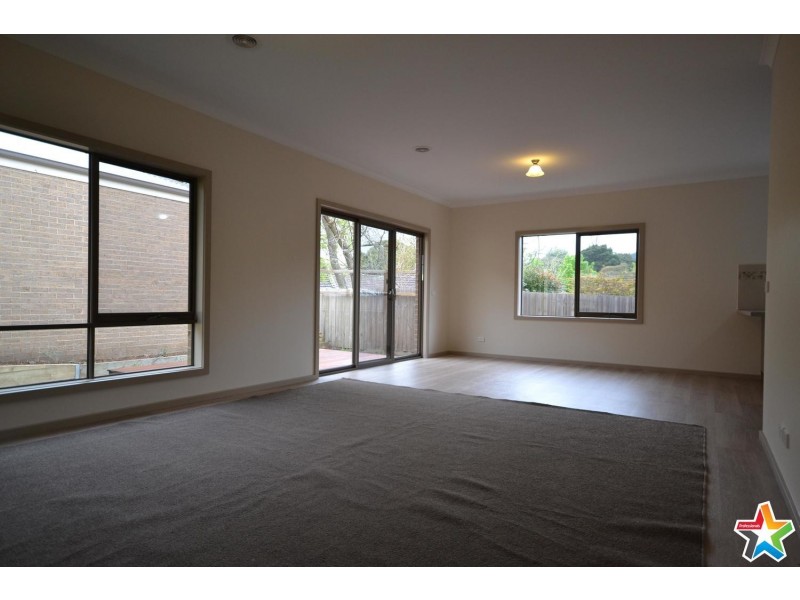 2/5 Alex Court, Mooroolbark VIC 3138