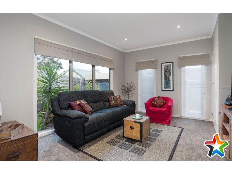 9a Lansell Road, Mooroolbark VIC 3138