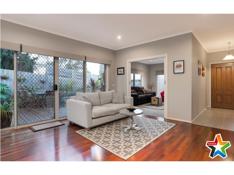 9a Lansell Road, Mooroolbark VIC 3138