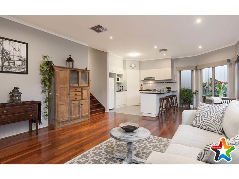 9a Lansell Road, Mooroolbark VIC 3138