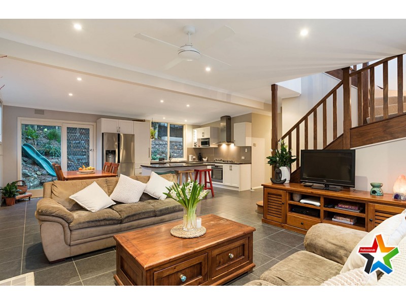 6 Summerhill Road, Montrose VIC 3765