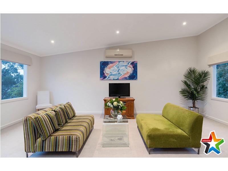 6 Summerhill Road, Montrose VIC 3765