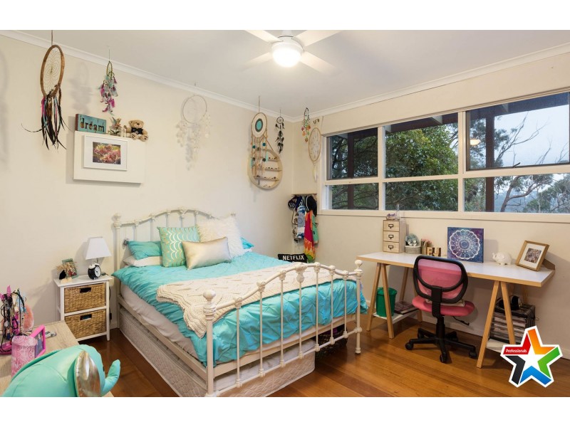 6 Summerhill Road, Montrose VIC 3765