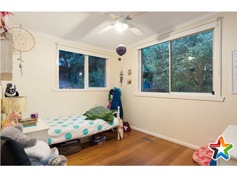 6 Summerhill Road, Montrose VIC 3765