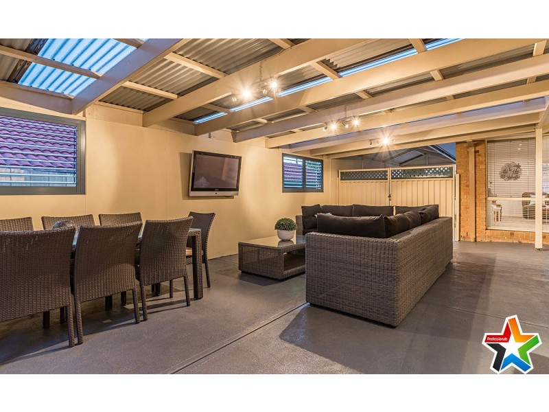 20 Charlwood Drive, Mooroolbark VIC 3138