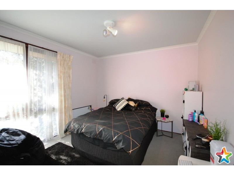6 Nambour Drive, Mooroolbark VIC 3138