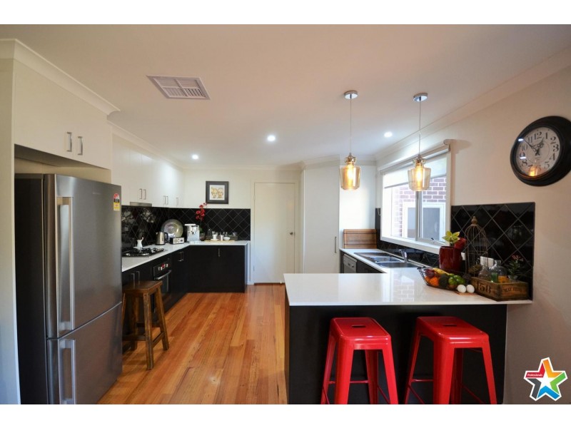 2/123 Lincoln Road, Croydon VIC 3136