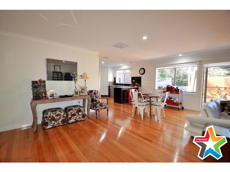 2/123 Lincoln Road, Croydon VIC 3136