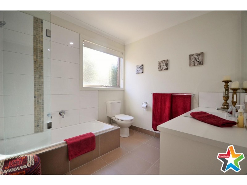 2/123 Lincoln Road, Croydon VIC 3136