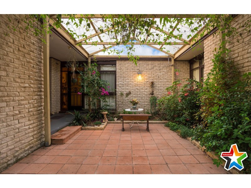 2 Sierra Place, Chirnside Park VIC 3116
