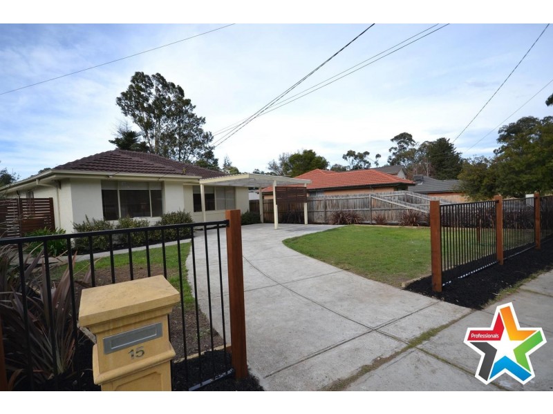 15 Croydondale Drive, Mooroolbark VIC 3138