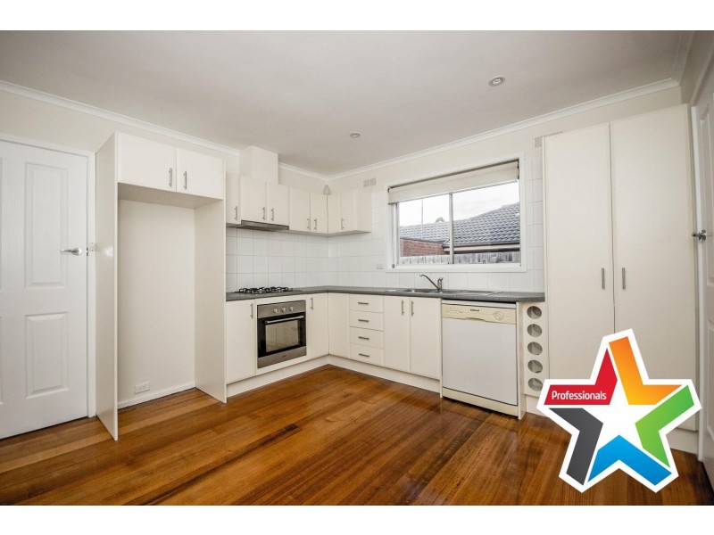 15 Croydondale Drive, Mooroolbark VIC 3138