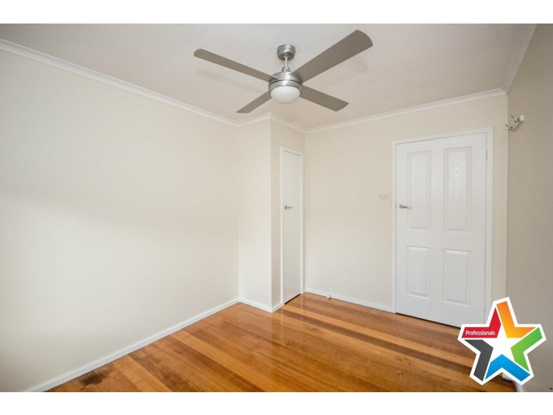 15 Croydondale Drive, Mooroolbark VIC 3138