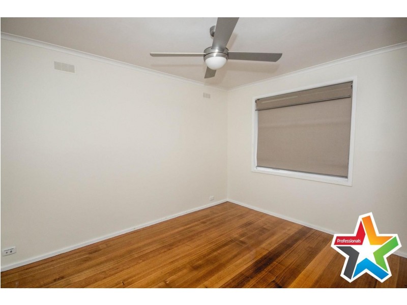 15 Croydondale Drive, Mooroolbark VIC 3138