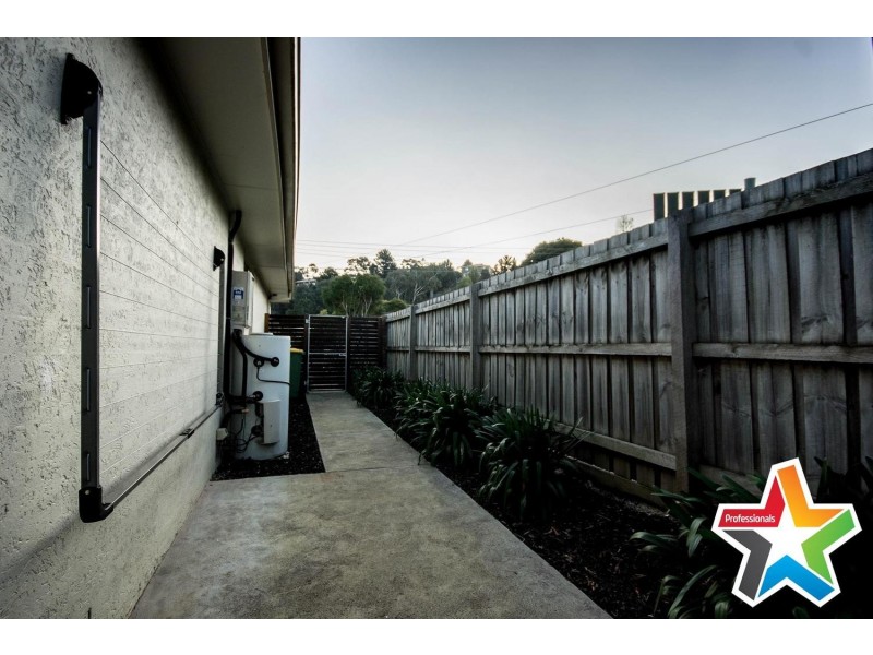 15 Croydondale Drive, Mooroolbark VIC 3138