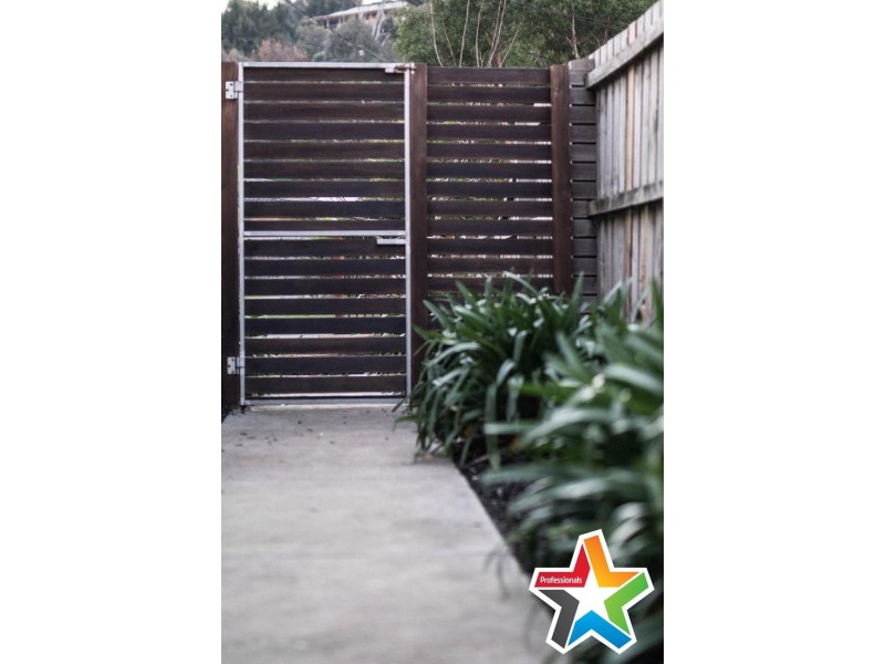 15 Croydondale Drive, Mooroolbark VIC 3138