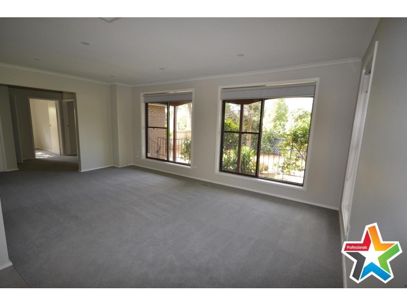 13 Pembroke Road, Mooroolbark VIC 3138
