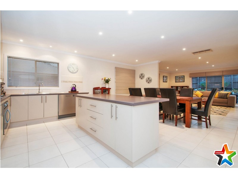 1/4 Alexandra Road, Lilydale VIC 3140