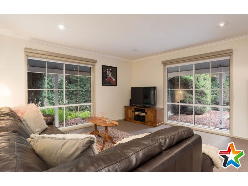 11 Drysdale Place, Mooroolbark VIC 3138