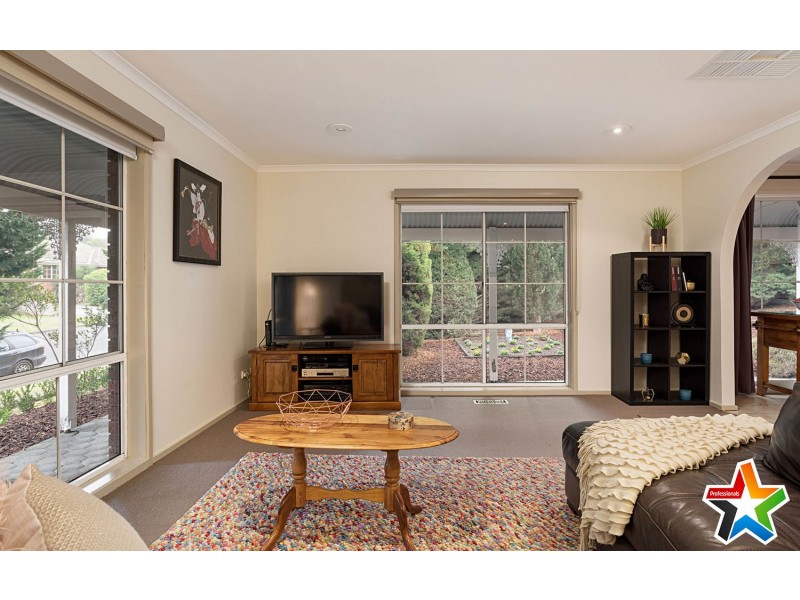 11 Drysdale Place, Mooroolbark VIC 3138