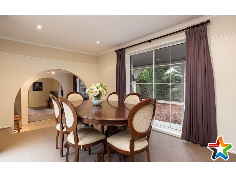 11 Drysdale Place, Mooroolbark VIC 3138