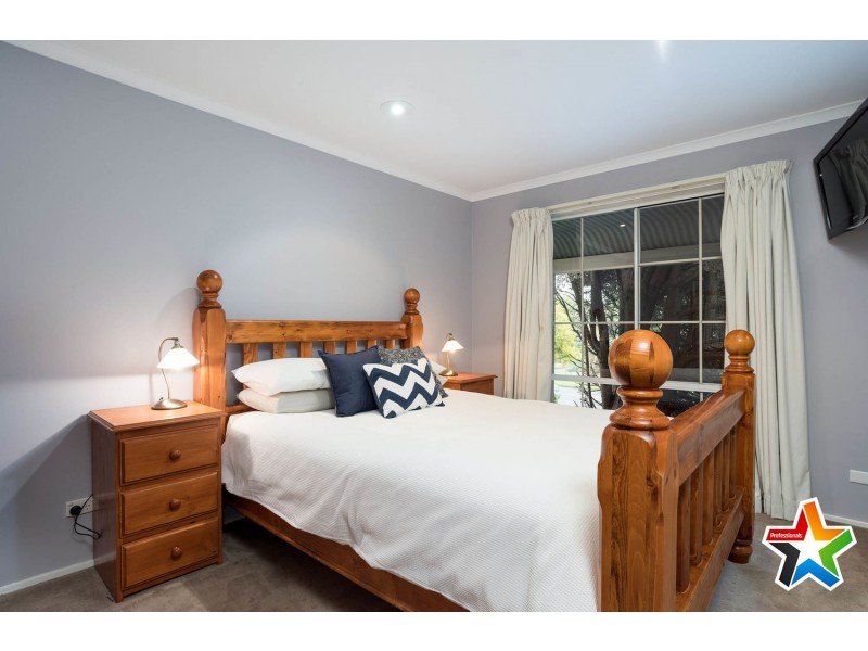 11 Drysdale Place, Mooroolbark VIC 3138