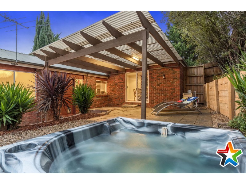 11 Drysdale Place, Mooroolbark VIC 3138