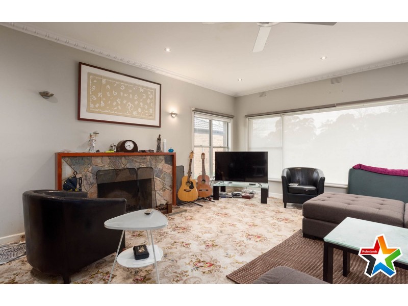 23 Hawthory Road, Kilsyth VIC 3137