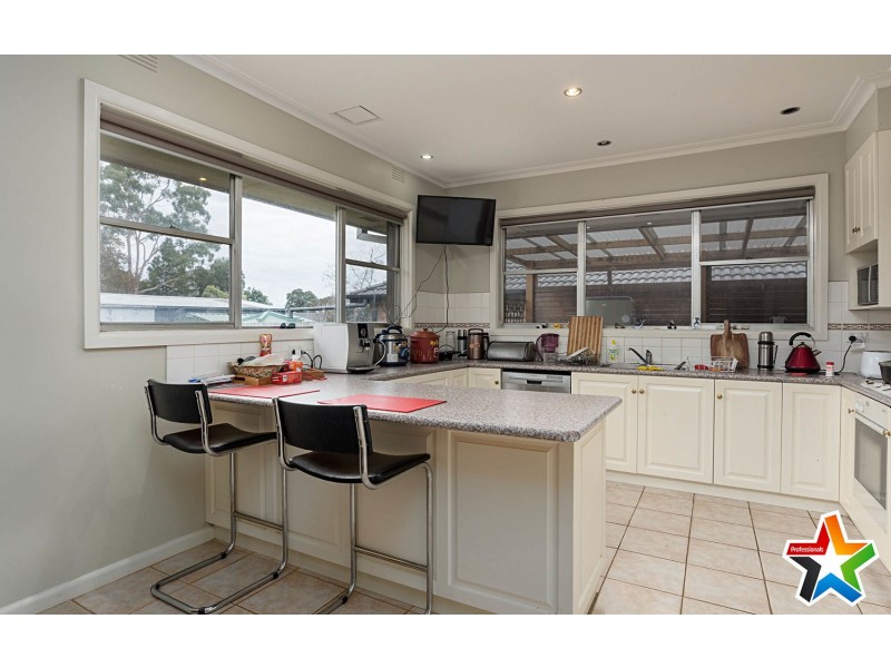 23 Hawthory Road, Kilsyth VIC 3137