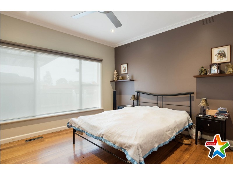 23 Hawthory Road, Kilsyth VIC 3137