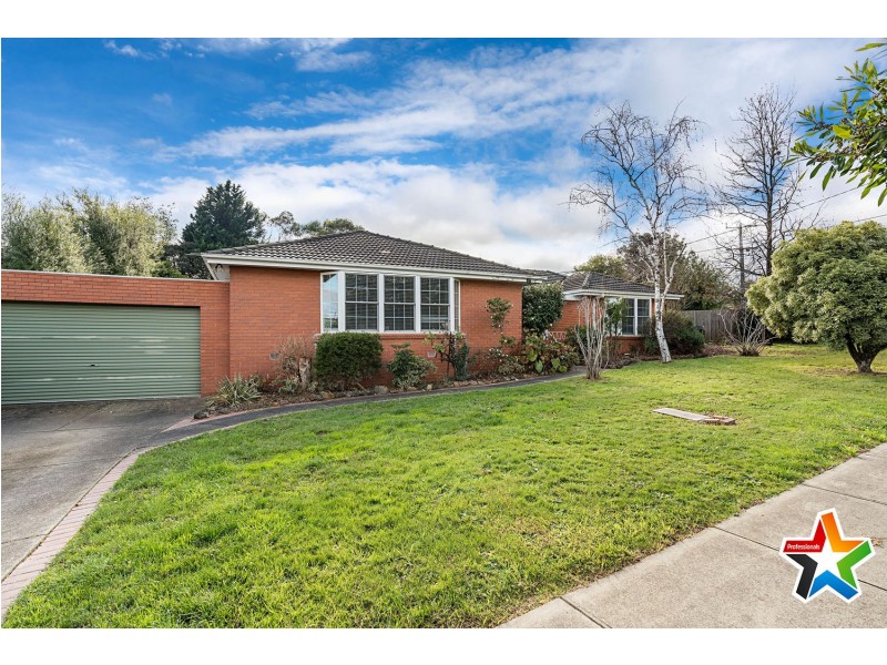 13 Geoffrey Drive, Kilsyth VIC 3137