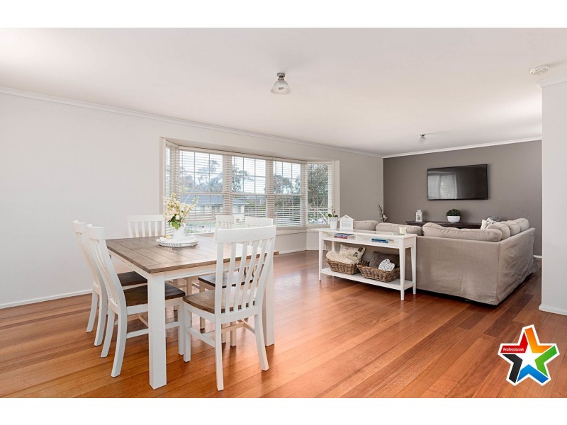 13 Geoffrey Drive, Kilsyth VIC 3137