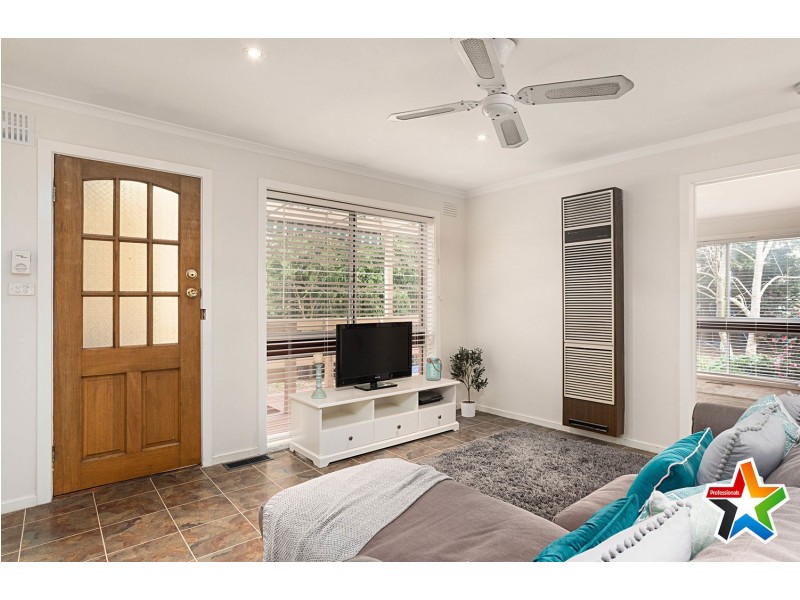 13 Geoffrey Drive, Kilsyth VIC 3137