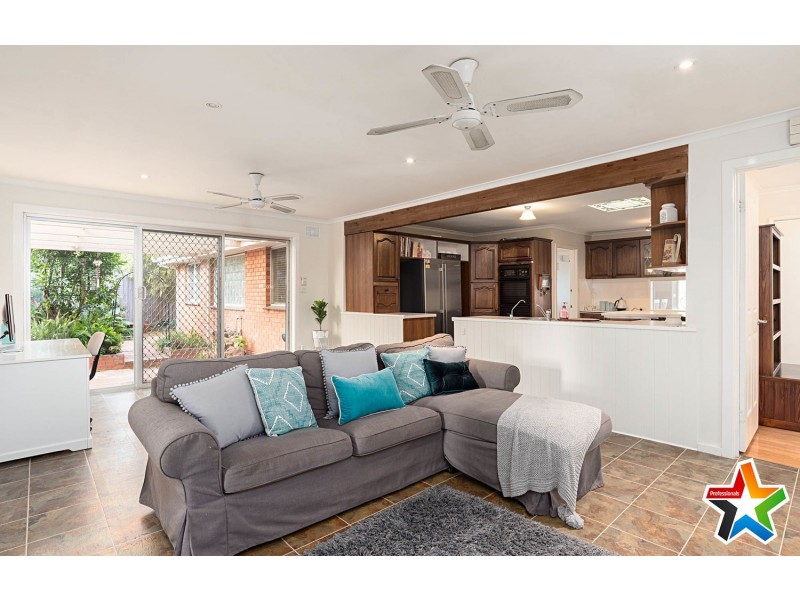 13 Geoffrey Drive, Kilsyth VIC 3137