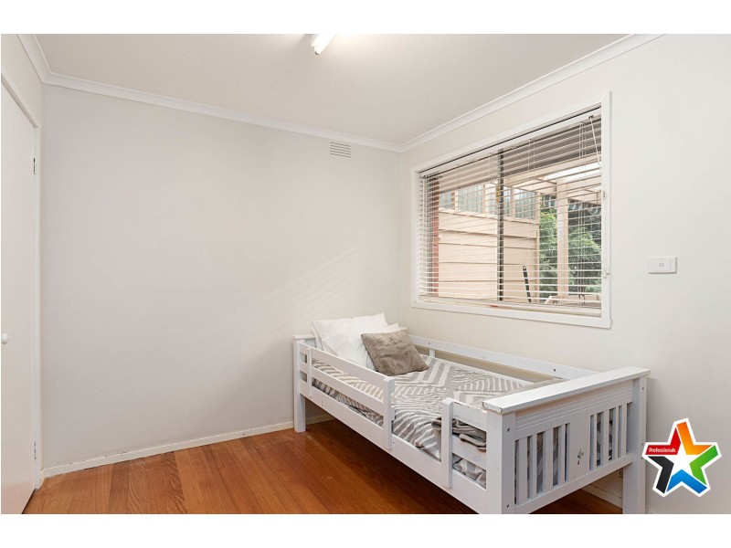 13 Geoffrey Drive, Kilsyth VIC 3137