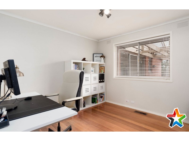 13 Geoffrey Drive, Kilsyth VIC 3137