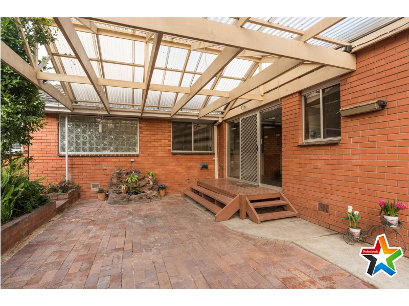 13 Geoffrey Drive, Kilsyth VIC 3137