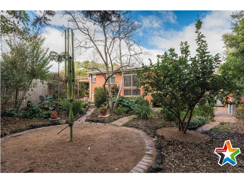 13 Geoffrey Drive, Kilsyth VIC 3137