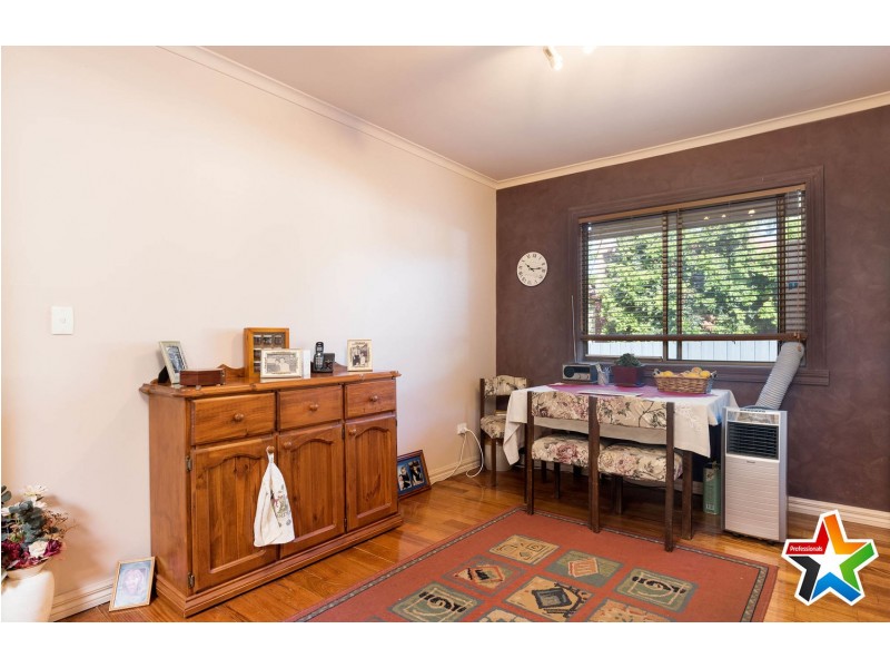 28 Diane Crescent, Mooroolbark VIC 3138