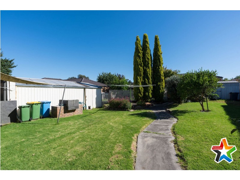 28 Diane Crescent, Mooroolbark VIC 3138
