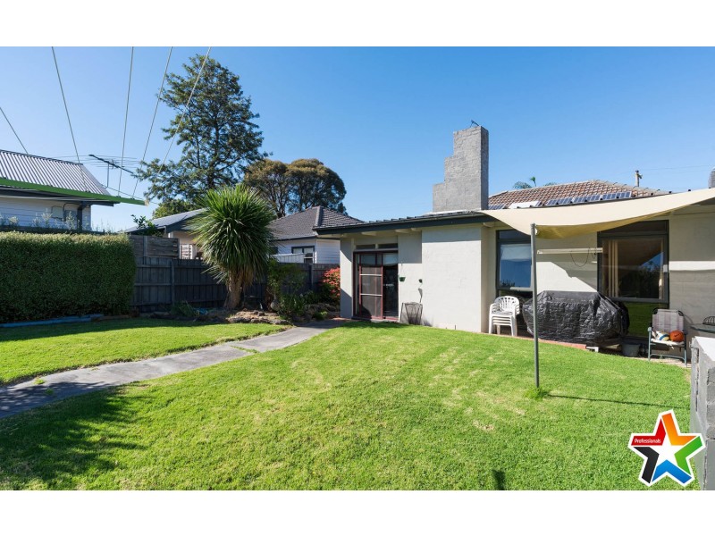 28 Diane Crescent, Mooroolbark VIC 3138