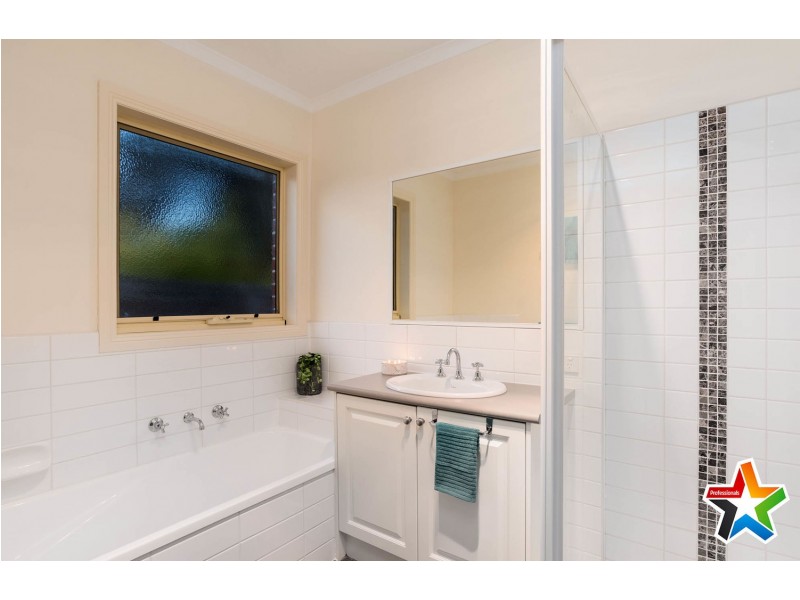 55a Blackburn Road, Mooroolbark VIC 3138