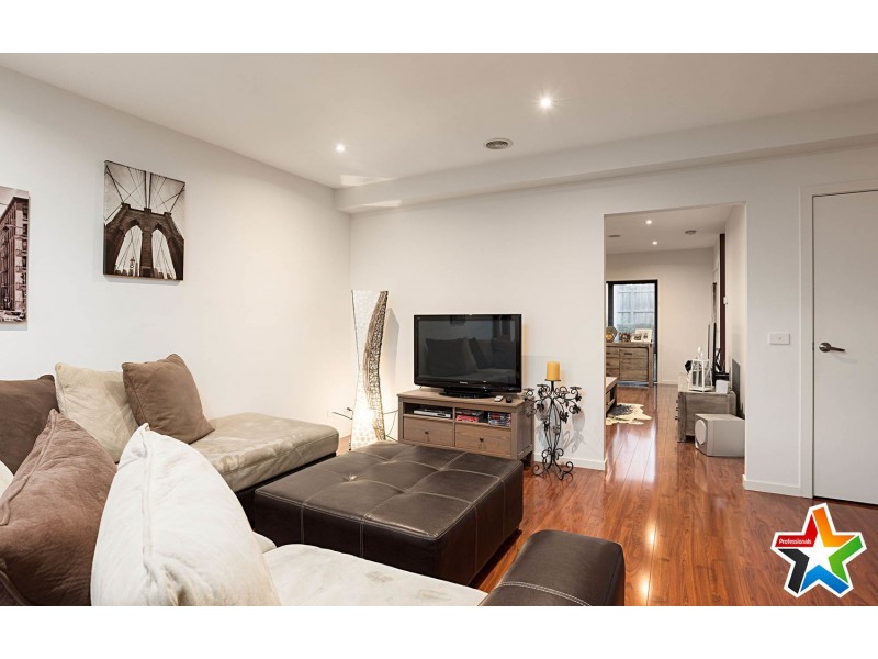 6/8 Karingal Street, Croydon North VIC 3136