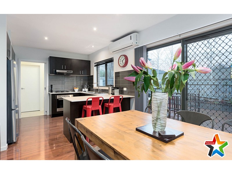 6/8 Karingal Street, Croydon North VIC 3136