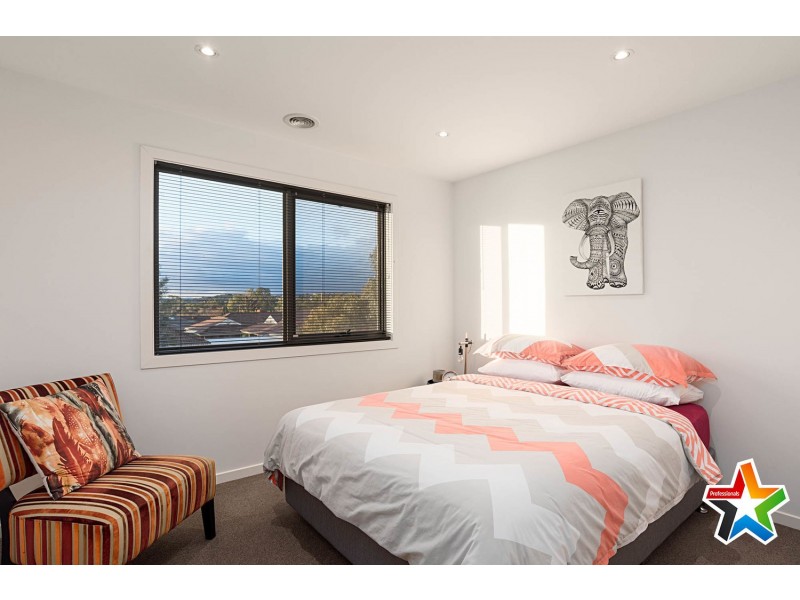 6/8 Karingal Street, Croydon North VIC 3136