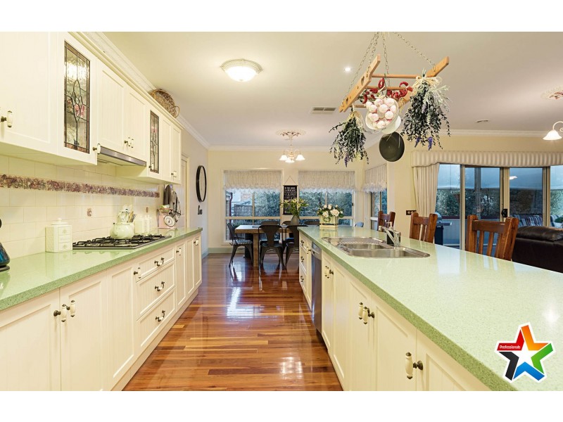 20 Olinda Park Rise, Lilydale VIC 3140