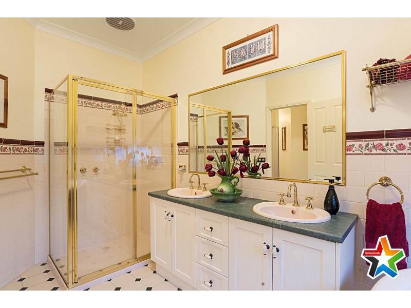 20 Olinda Park Rise, Lilydale VIC 3140