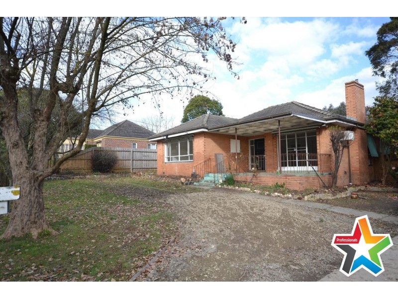 14 Charles Street, Mooroolbark VIC 3138